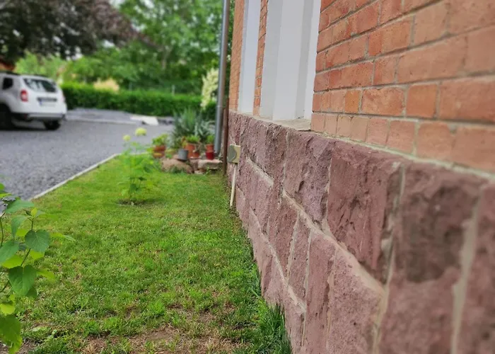 Trafohaz 아파트 자르마디